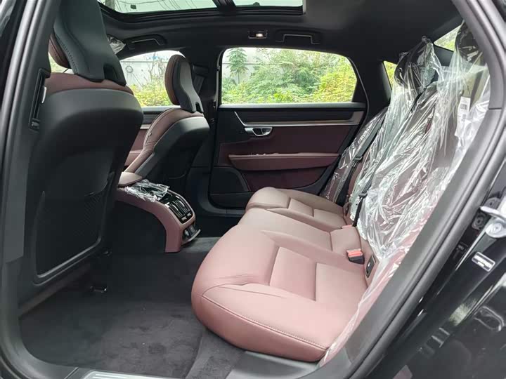 Фото 13 - Volvo S90