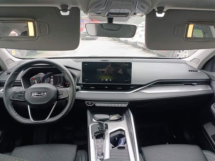 Фото 10 - Geely Preface