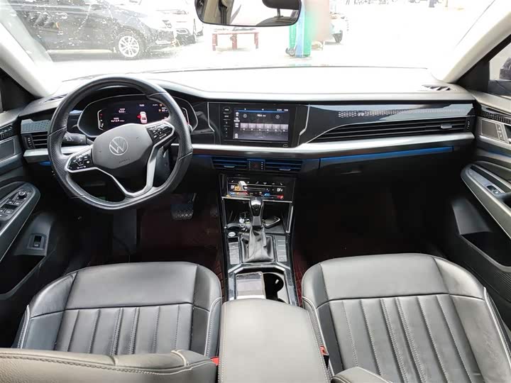 Фото 10 - Volkswagen Passat