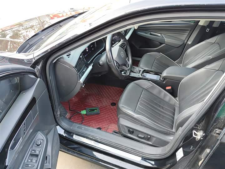 Фото 16 - Volkswagen Passat