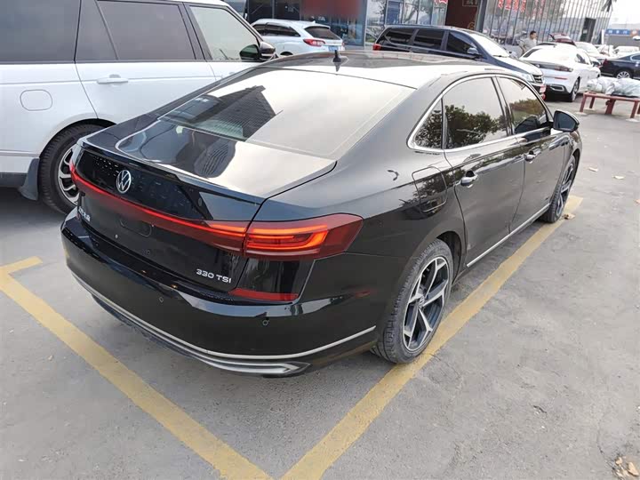 Фото 7 - Volkswagen Passat