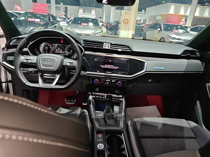 Фото 10 - Audi Q3