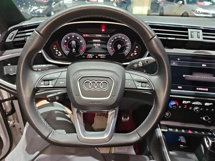 Фото 11 - Audi Q3