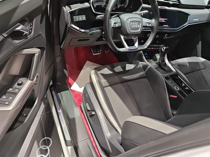 Фото 16 - Audi Q3