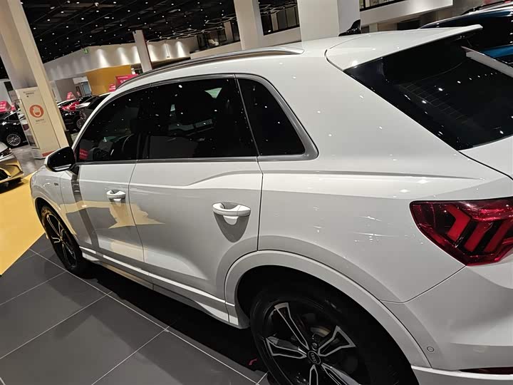 Фото 5 - Audi Q3