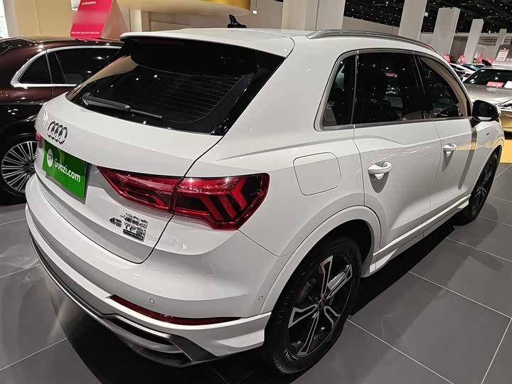 Фото 7 - Audi Q3