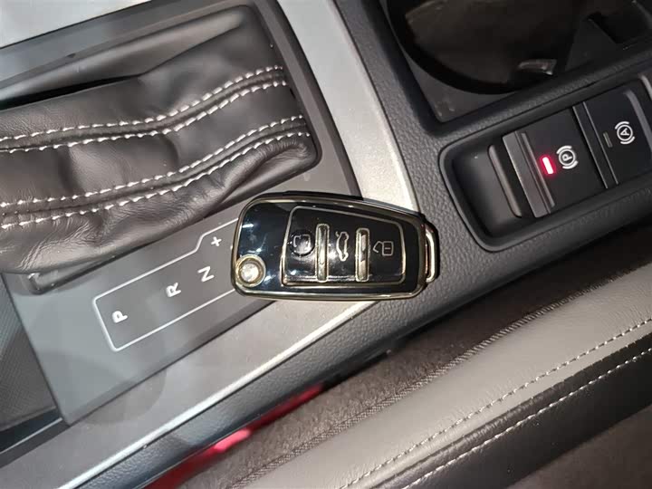 Фото 9 - Audi Q3