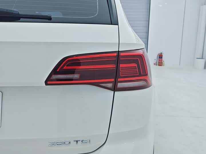 Фото 10 - Volkswagen Tharu