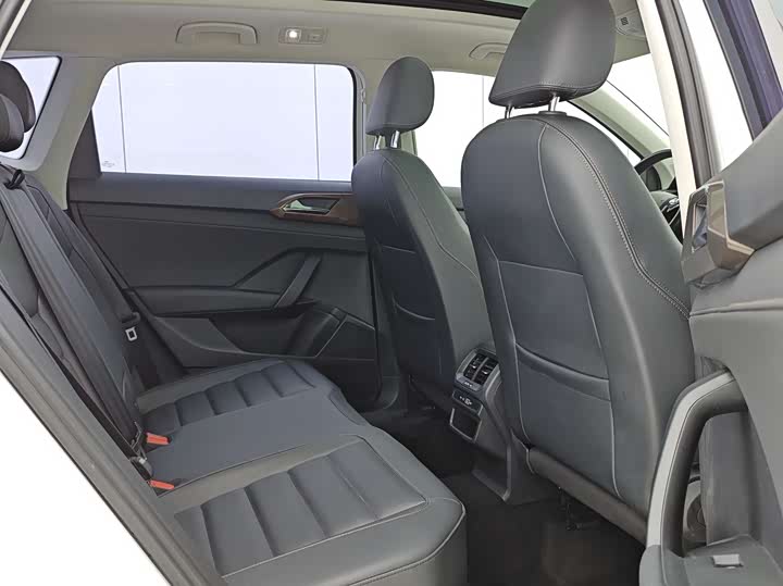 Фото 16 - Volkswagen Tharu