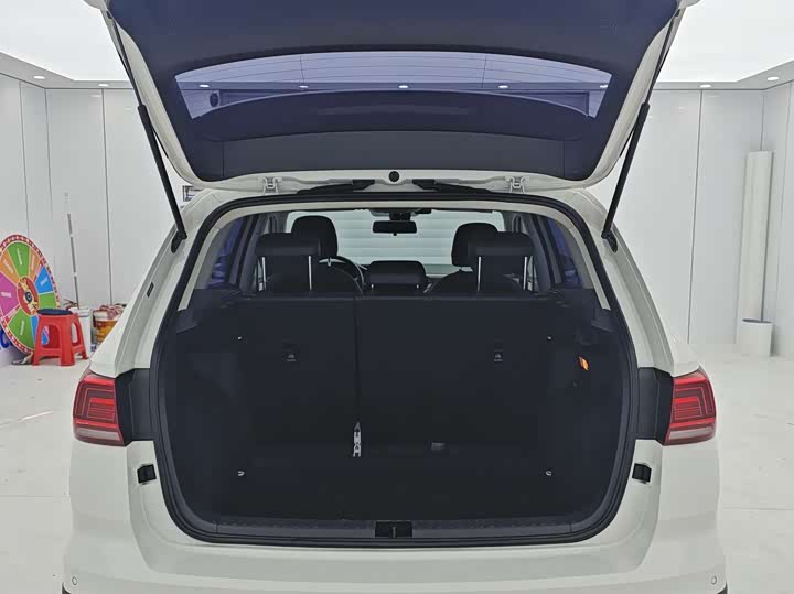 Фото 24 - Volkswagen Tharu