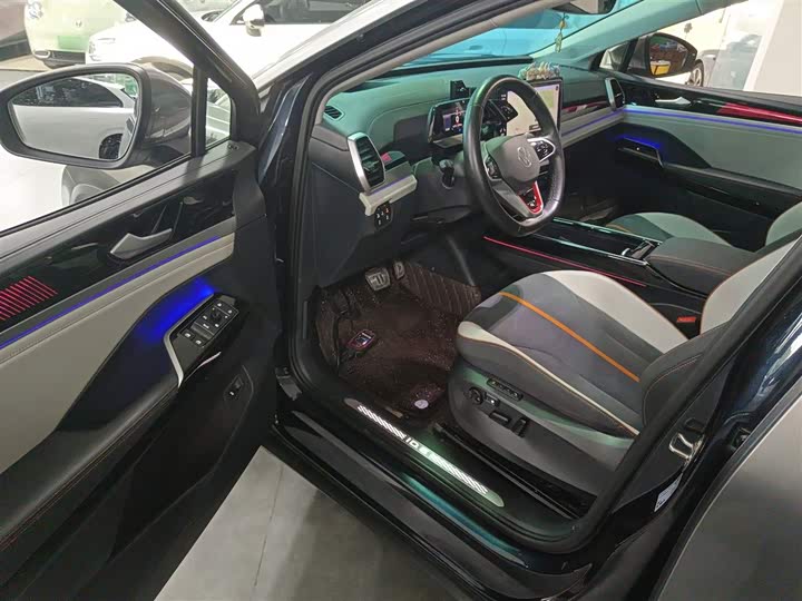 Фото 16 - Volkswagen ID.6 Crozz