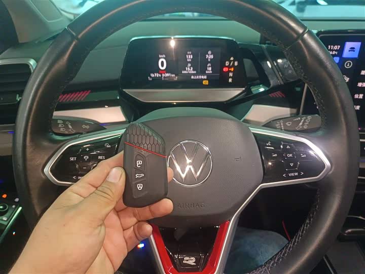 Фото 9 - Volkswagen ID.6 Crozz