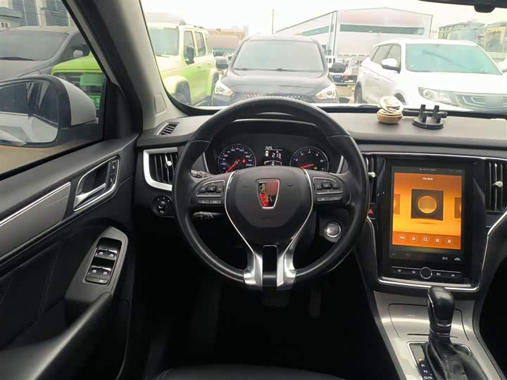 Фото 11 - Roewe RX5