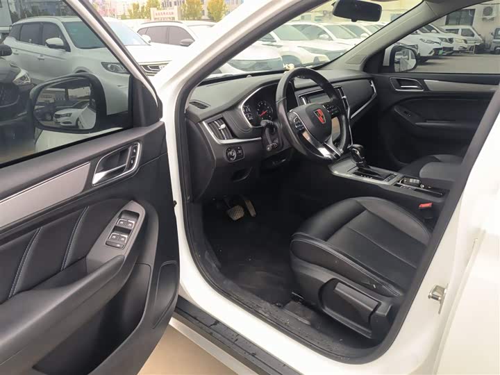 Фото 16 - Roewe RX5