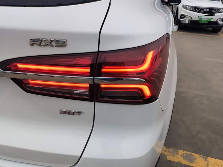 Фото 8 - Roewe RX5