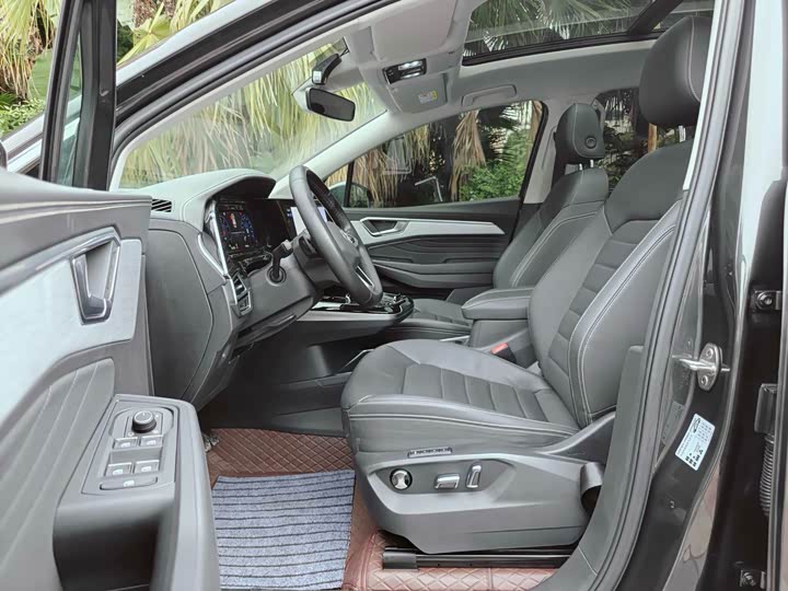 Фото 15 - Volkswagen Talagon