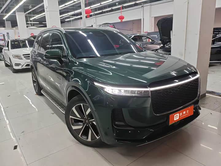 Фото 2 - LiXiang One