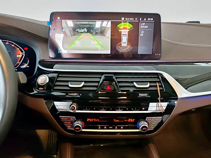 Фото 10 - BMW 5 Series