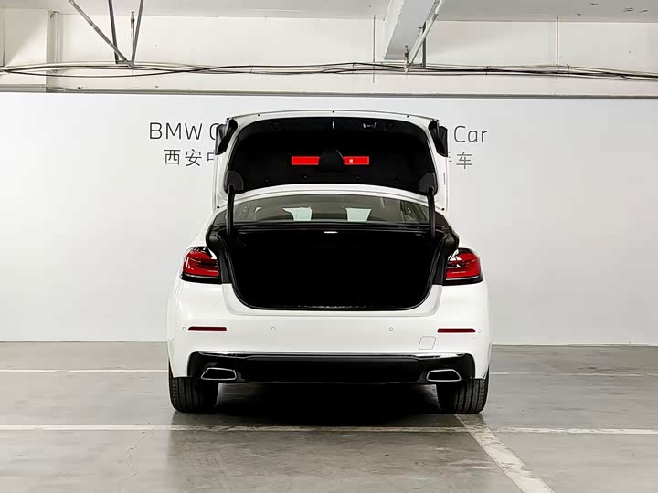 Фото 16 - BMW 5 Series