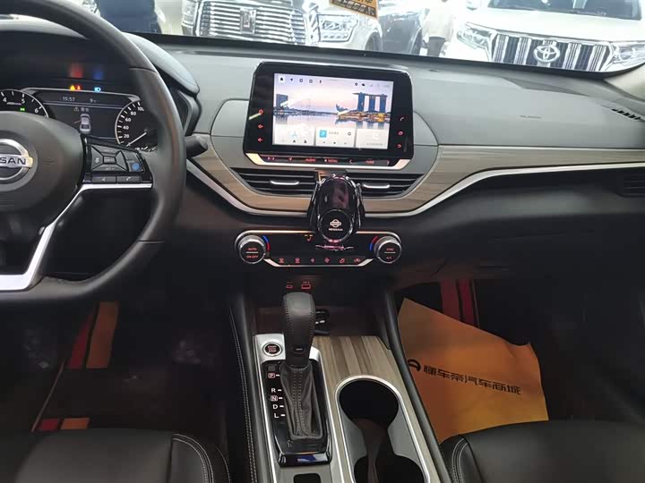 Фото 13 - Nissan Teana