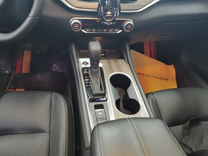 Фото 14 - Nissan Teana