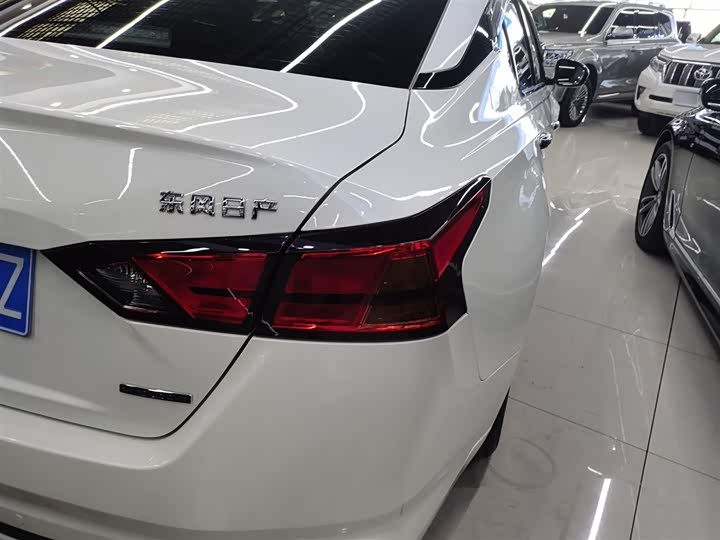 Фото 8 - Nissan Teana