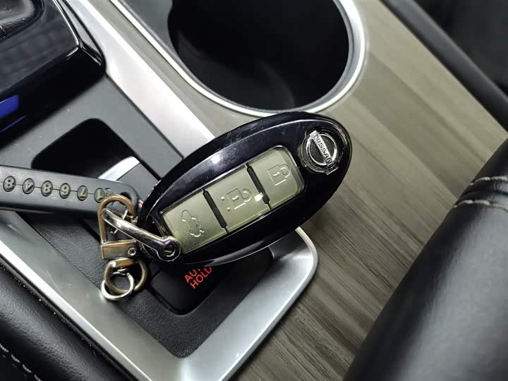 Фото 9 - Nissan Teana