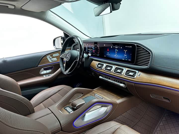 Фото 16 - Mercedes-Benz GLS-Class