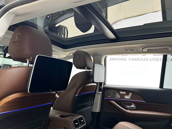 Фото 17 - Mercedes-Benz GLS-Class