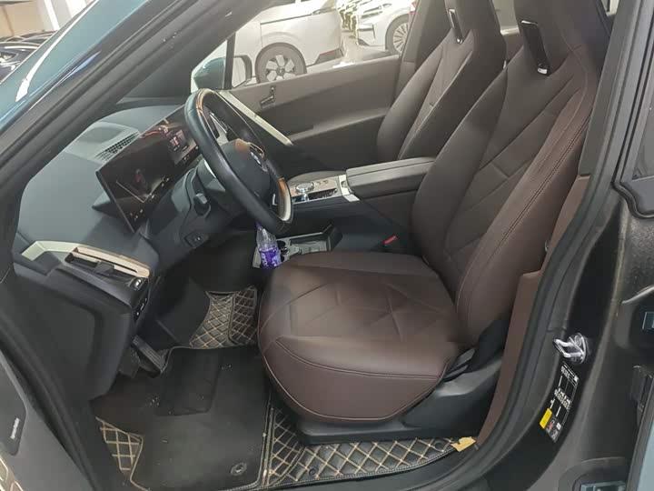 Фото 15 - BMW iX