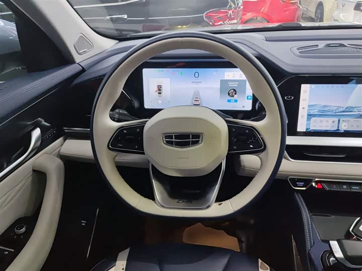 Фото 11 - Geely Monjaro