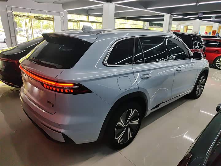 Фото 7 - Geely Monjaro