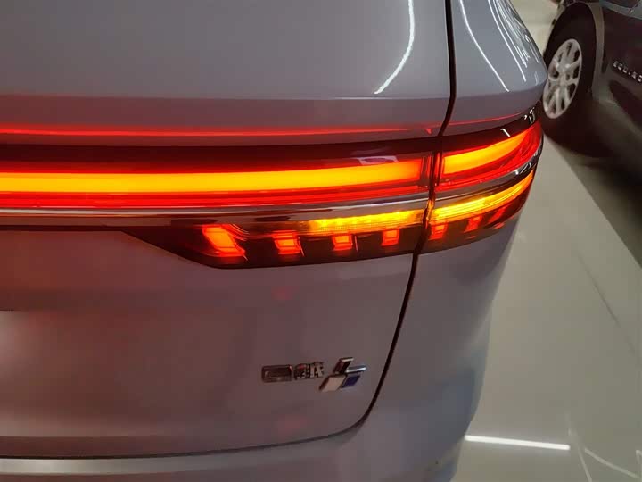 Фото 8 - Geely Monjaro