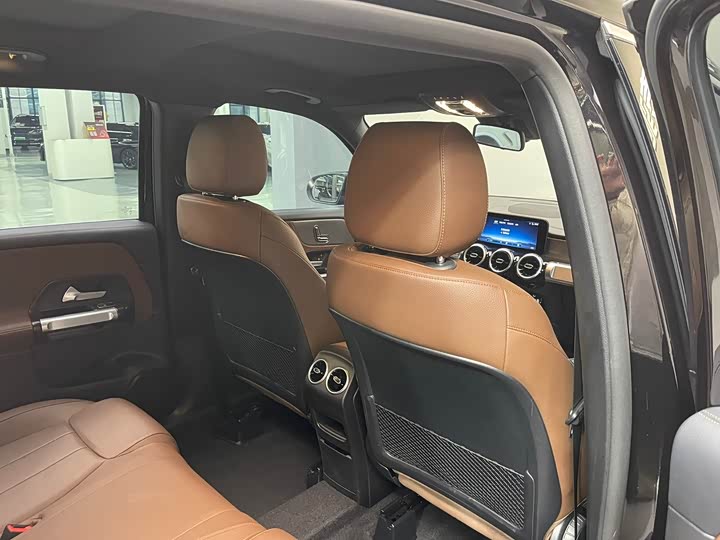 Фото 14 - Mercedes-Benz GLB-Class