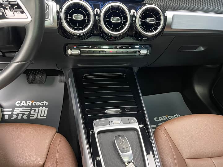 Фото 17 - Mercedes-Benz GLB-Class