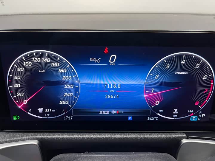 Фото 18 - Mercedes-Benz GLB-Class