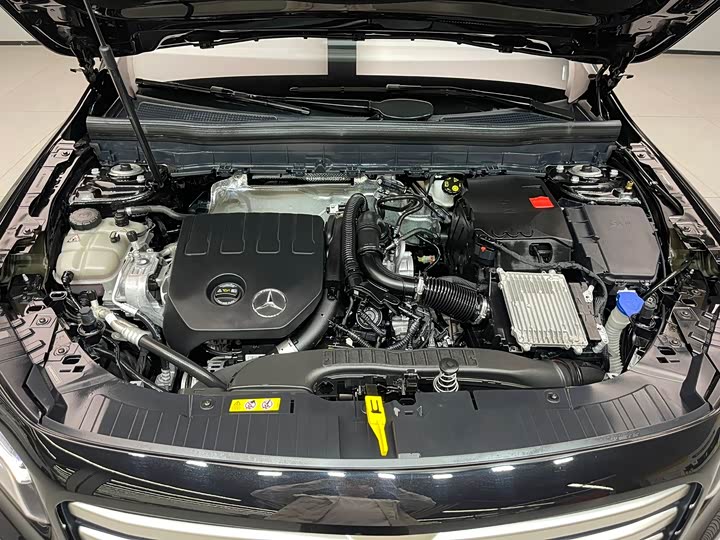 Фото 25 - Mercedes-Benz GLB-Class