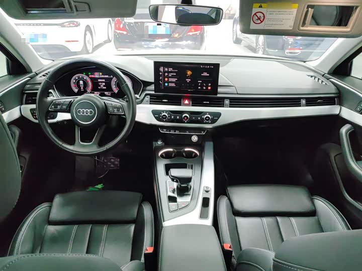 Фото 10 - Audi A4L