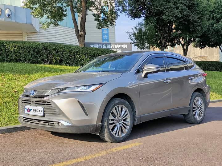 Фото 1 - Toyota Harrier