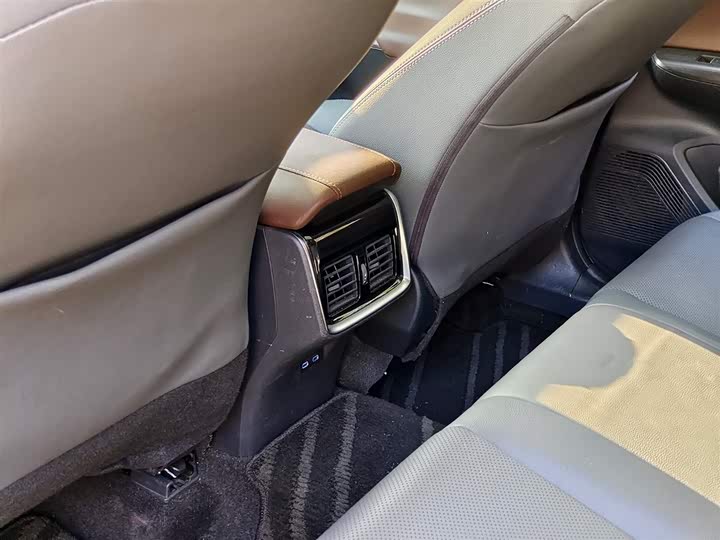 Фото 9 - Toyota Harrier