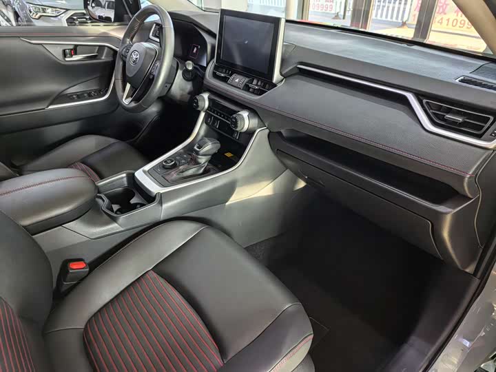 Фото 15 - Toyota RAV4 Hybrid