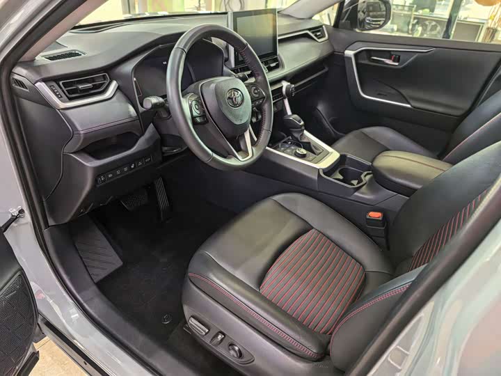 Фото 16 - Toyota RAV4 Hybrid