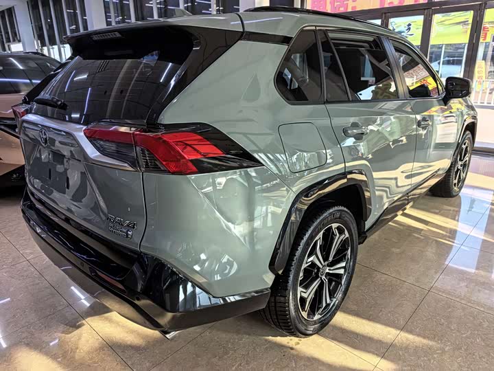 Фото 4 - Toyota RAV4 Hybrid