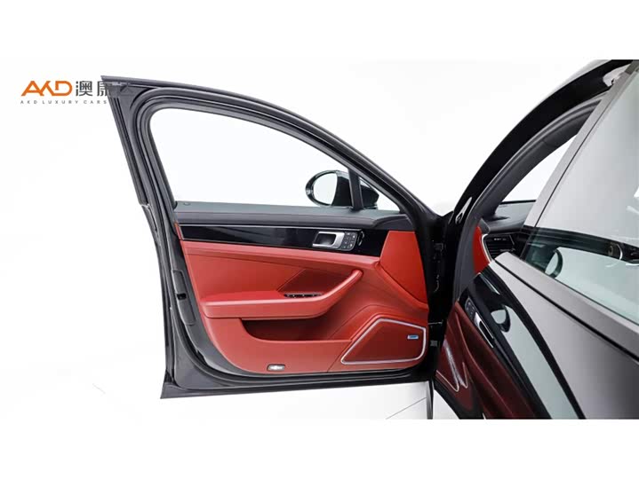 Фото 10 - Porsche Panamera