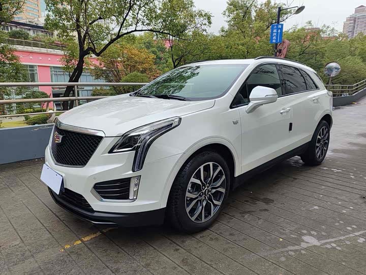 Фото 1 - Cadillac XT5