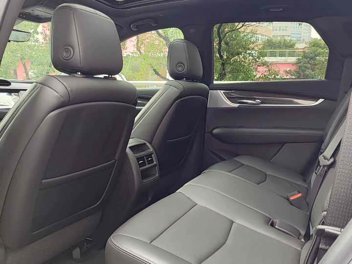 Фото 15 - Cadillac XT5