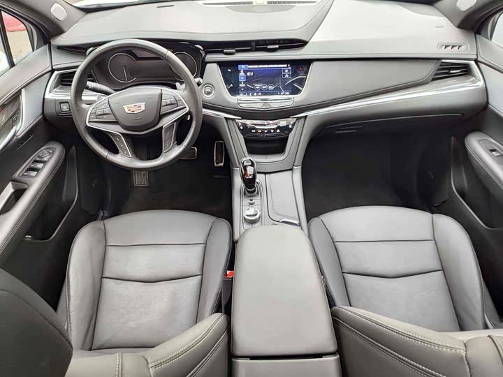 Фото 17 - Cadillac XT5