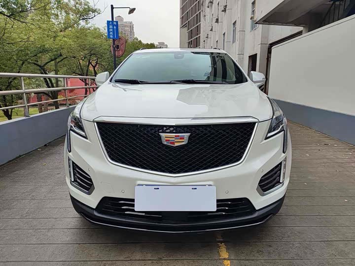 Фото 2 - Cadillac XT5