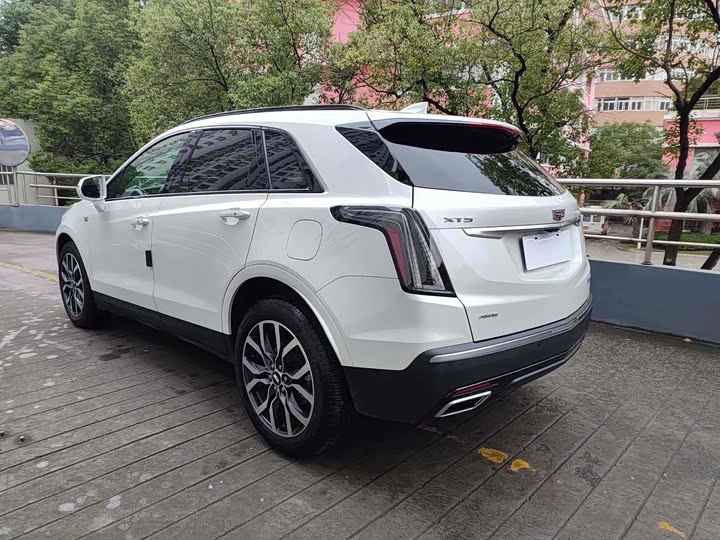 Фото 4 - Cadillac XT5