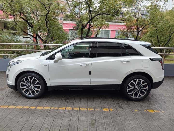 Фото 7 - Cadillac XT5